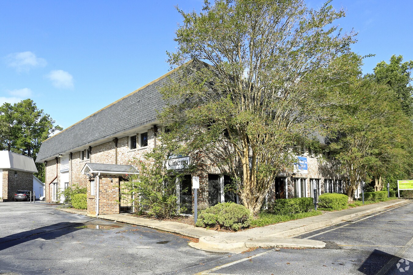 402 Old Trolley Rd, Summerville 29485 UK