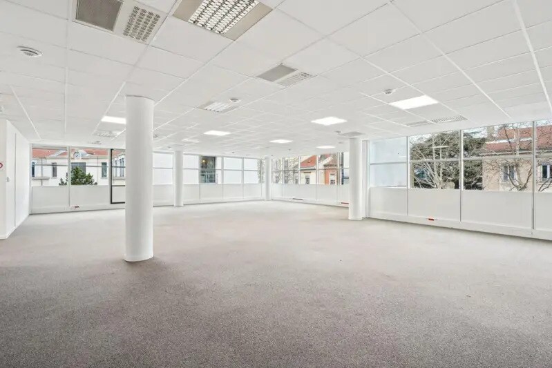 Office in Lyon to rent - Interior Photo - Image 3 of 25