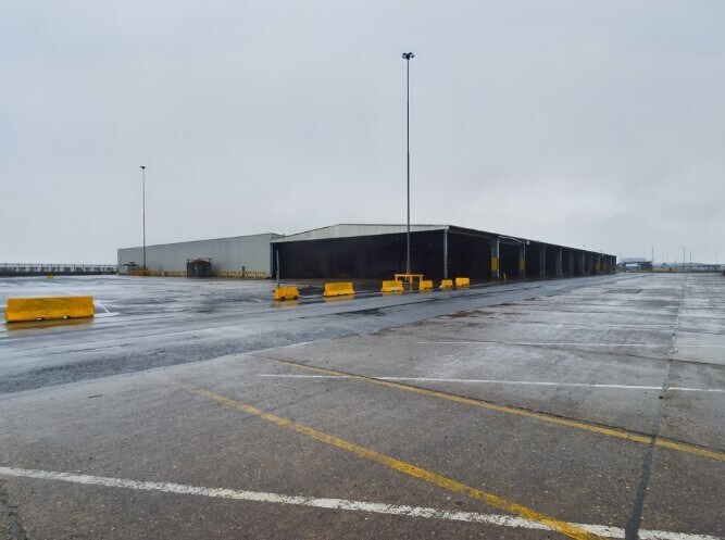 King George Dock, Hull for sale - Primary Photo - Image 1 of 1