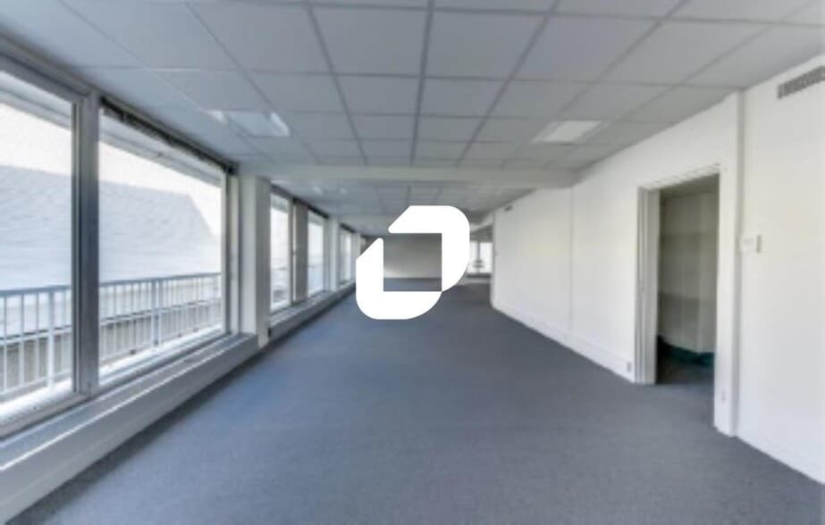 Office in Saint-Cloud to rent - Interior Photo - Image 1 of 9