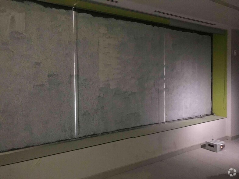 Retail in Madrid, Madrid to rent - Interior Photo - Image 1 of 1