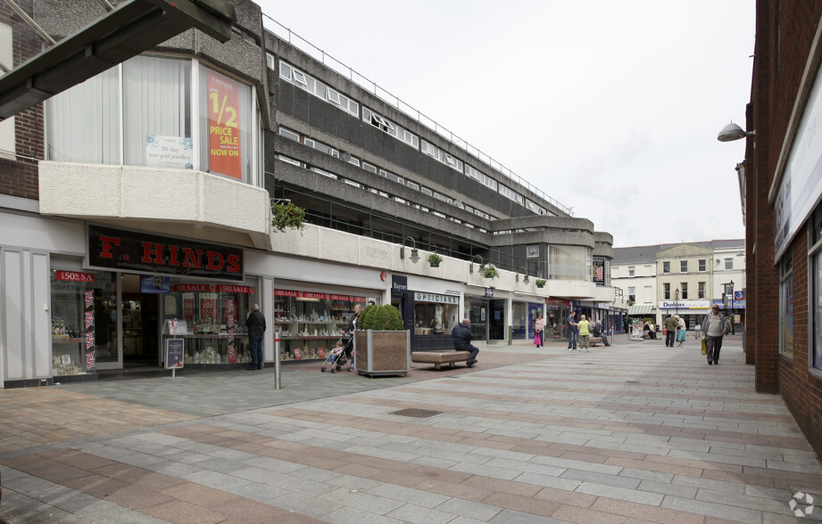 Graham Way, Merthyr Tydfil for rent - Building Photo - Image 2 of 22