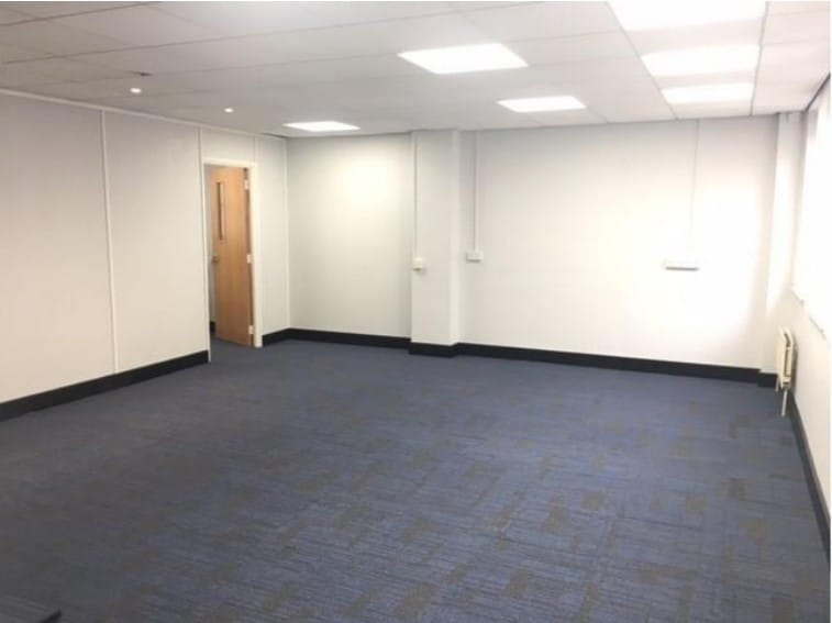 5 West Mills, Newbury to rent - Interior Photo - Image 3 of 8