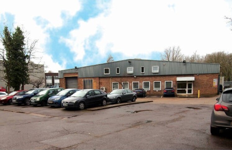 Pond Wood Clos, Northampton for sale Primary Photo- Image 1 of 1