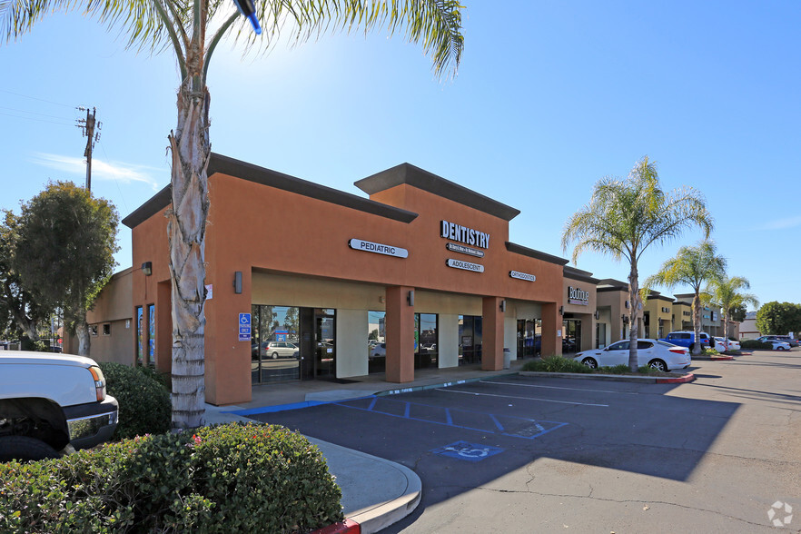 701-777 Broadway, El Cajon, CA for rent - Primary Photo - Image 1 of 2