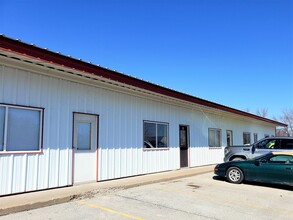 1201 Airport Rd, Ames, IA for rent Primary Photo- Image 1 of 4