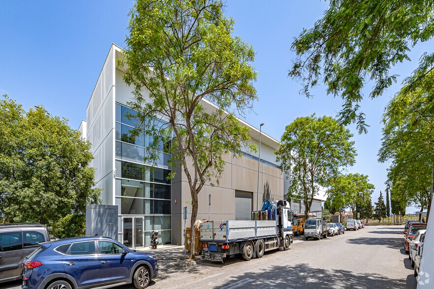 Industrial in Gavà, Barcelona to rent - Building Photo - Image 3 of 3