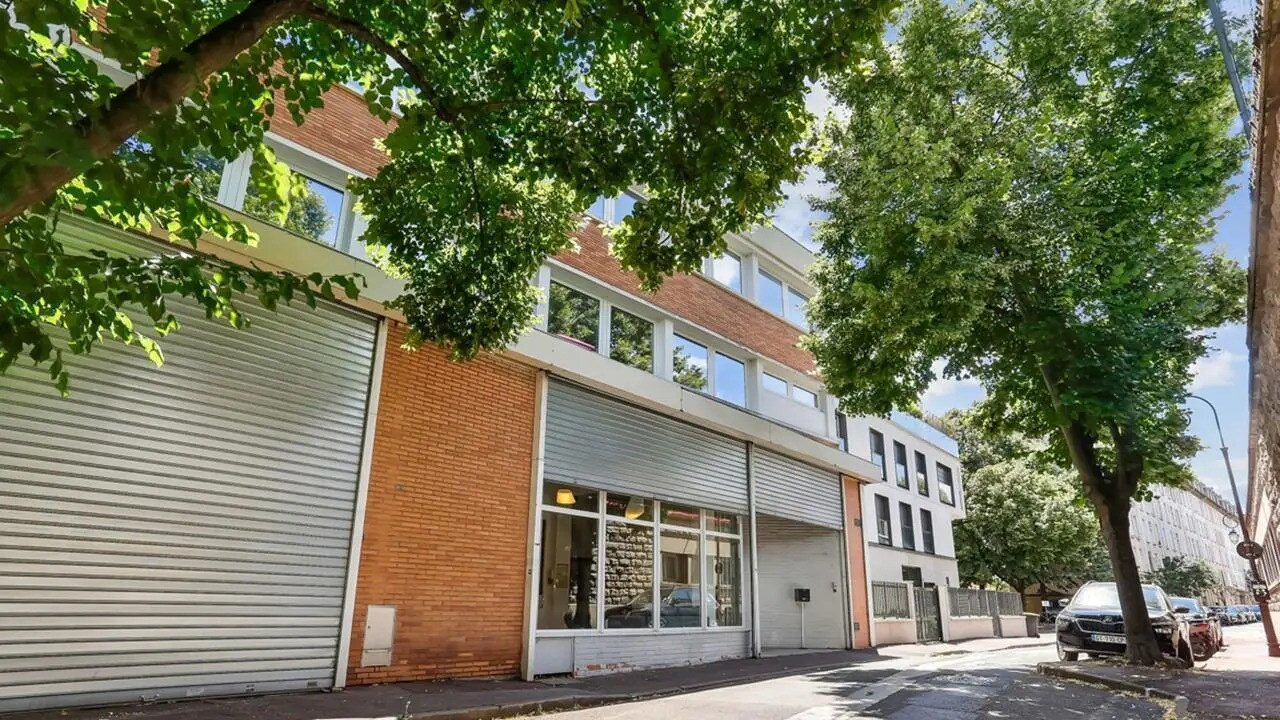 Light Industrial in Saint-Cloud to rent Building Photo- Image 1 of 19