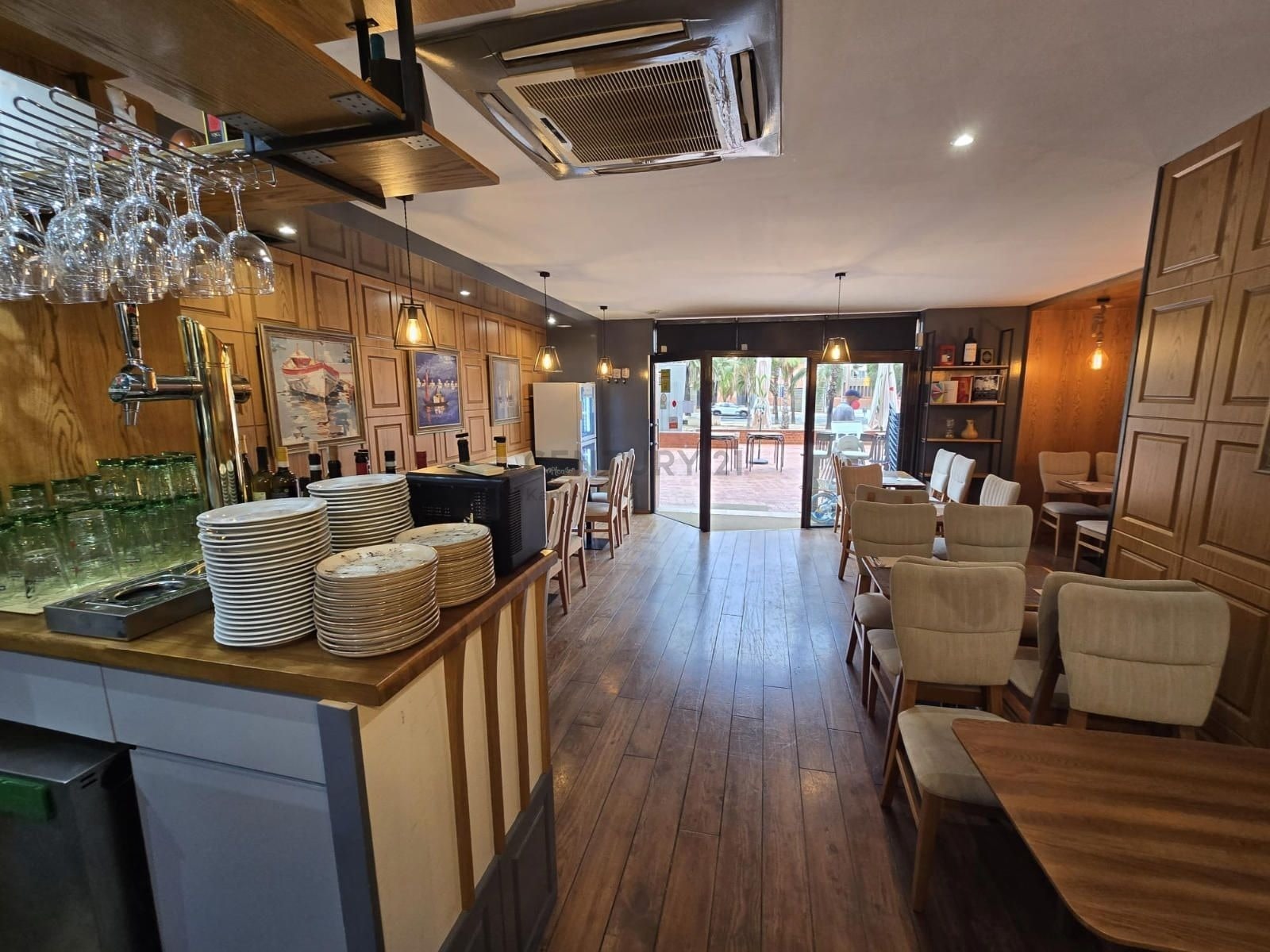 Retail in Barcelona, Barcelona to rent Interior Photo- Image 1 of 14