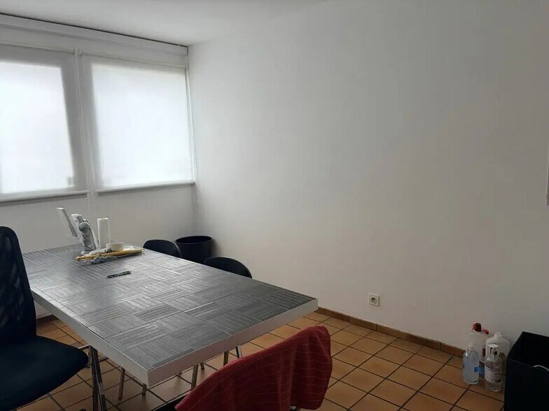 Office in Eysines to rent - Building Photo - Image 3 of 13