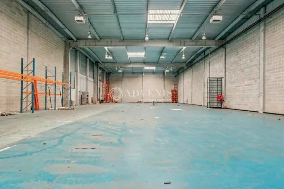 Light Industrial in Le Blanc-Mesnil to rent Interior Photo- Image 1 of 7