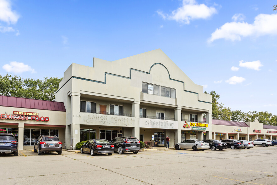 2202-2230 W Algonquin Rd, Rolling Meadows, IL for sale - Building Photo - Image 1 of 27