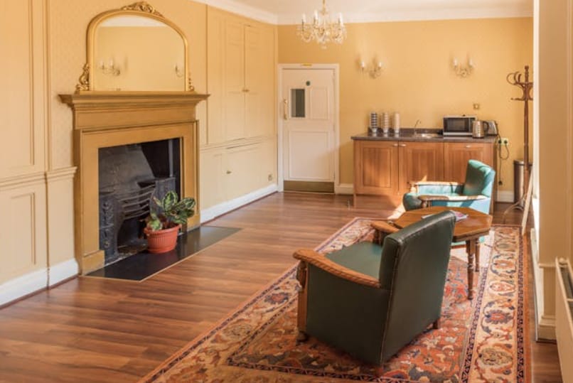 93 High St, Burnham to rent Interior Photo- Image 1 of 3