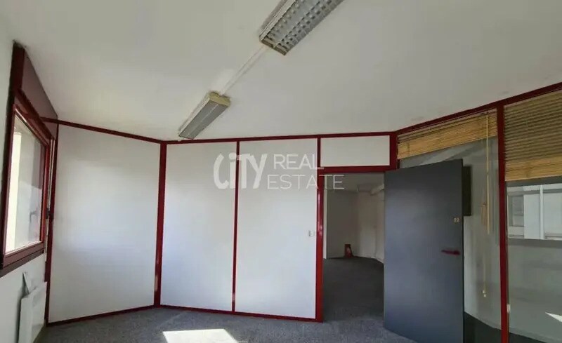 Office in Lyon to rent - Interior Photo - Image 2 of 6