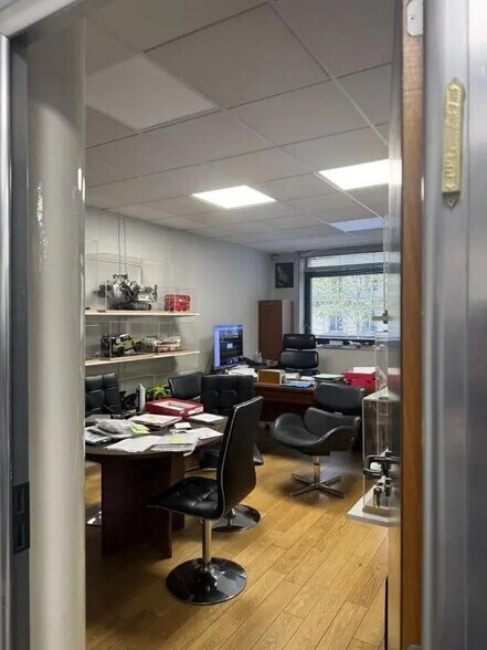 Office in Paris for sale - Interior Photo - Image 2 of 10