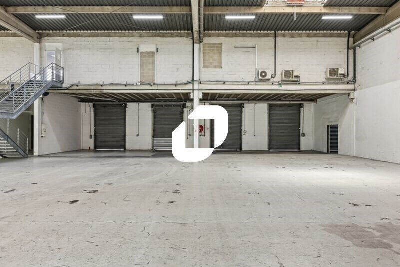 Light Industrial in Palaiseau to rent - Building Photo - Image 2 of 7