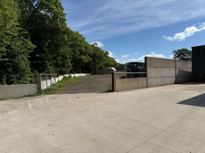 Rusper Road, Capel, Capel to rent - Building Photo - Image 2 of 6