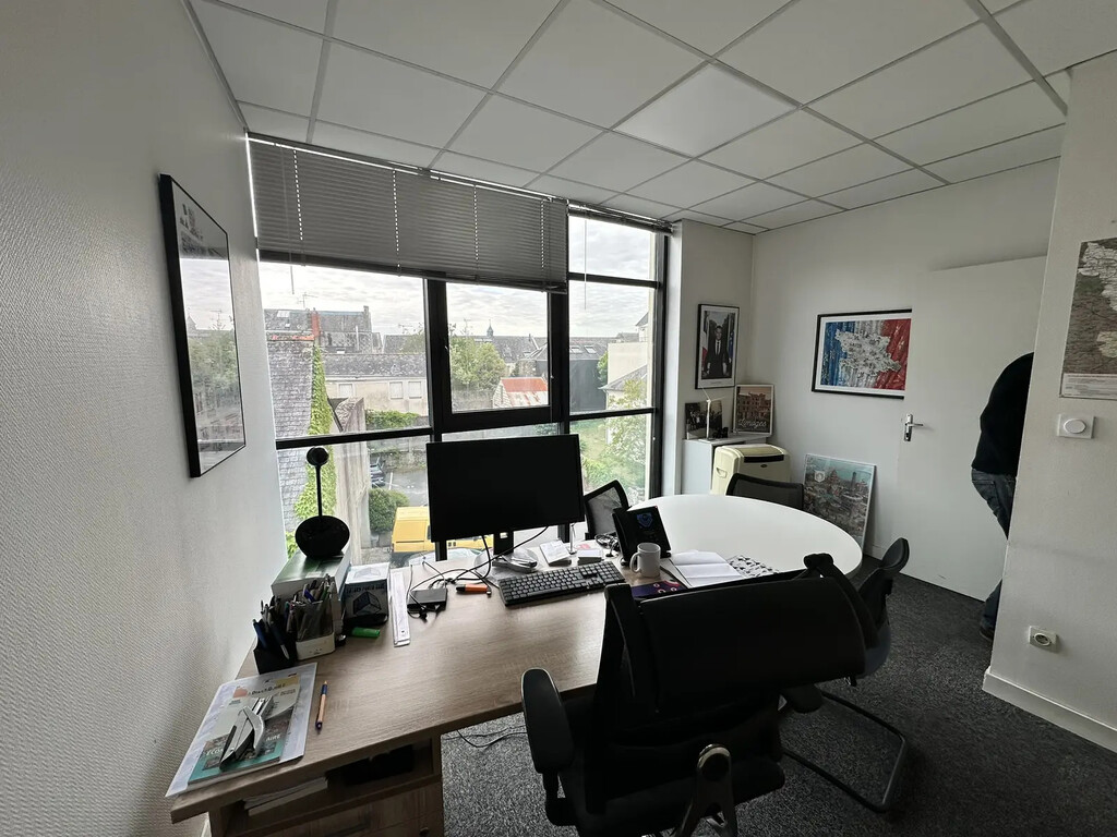Location Bureaux 105 m² - Photo 1