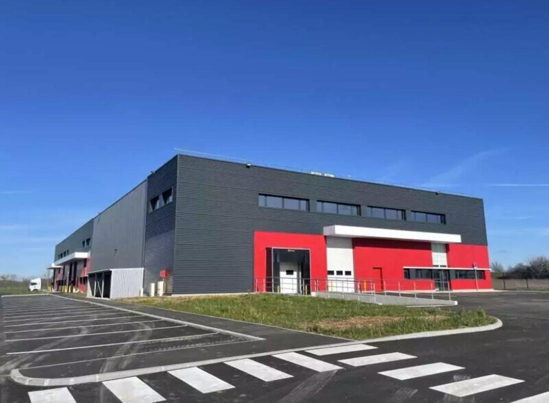 Light Industrial in Heyrieux to rent - Building Photo - Image 3 of 21