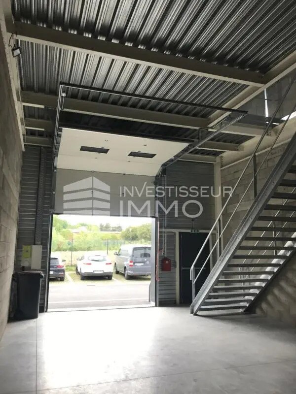 Light Industrial in Saint-Denis to rent Interior Photo- Image 1 of 6
