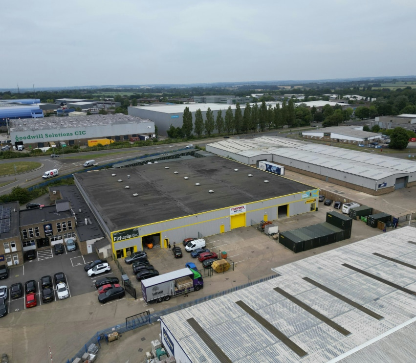 Sandfield Close, Northampton to rent Primary Photo- Image 1 of 3