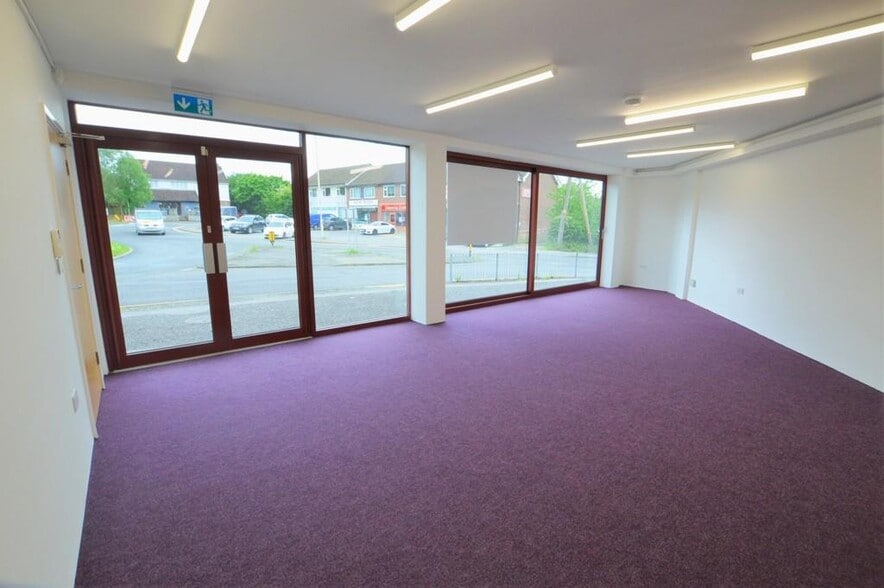 Radford Way, Billericay to rent - Building Photo - Image 2 of 11