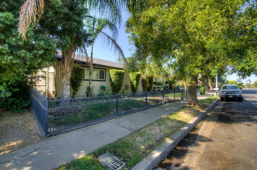 4311 N Emerson Ave, Fresno, CA for sale - Building Photo - Image 3 of 17