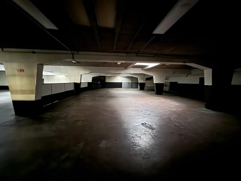 Build-to-Rent in Marseille for sale - Building Photo - Image 3 of 5