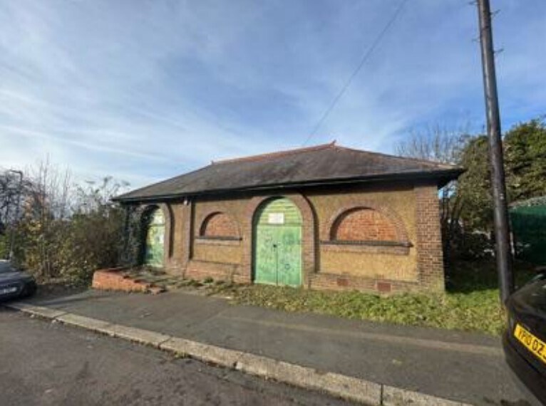 Kenneth Rd, Luton for sale Building Photo- Image 1 of 1