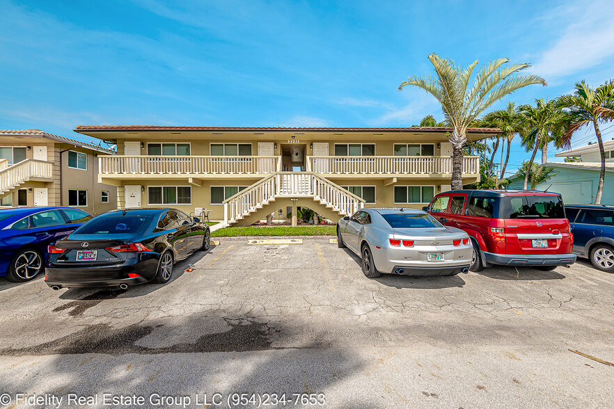 2131 NE 40th Ct, Lighthouse Point, FL for sale - Building Photo - Image 2 of 33