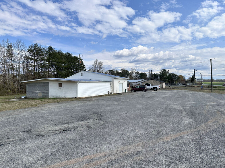 4357 NC 89 Hwy E, Walnut Cove, NC for sale - Primary Photo - Image 1 of 17