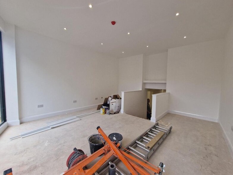 51-53 Cheriton High St, Folkestone to rent - Building Photo - Image 3 of 10