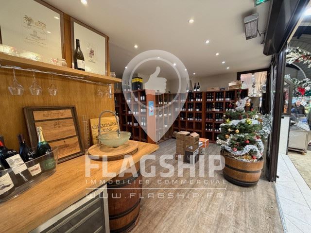 Retail in Versailles to rent Building Photo- Image 1 of 10