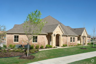 8305 Whitley Rd, Watauga, TX for sale Primary Photo- Image 1 of 15