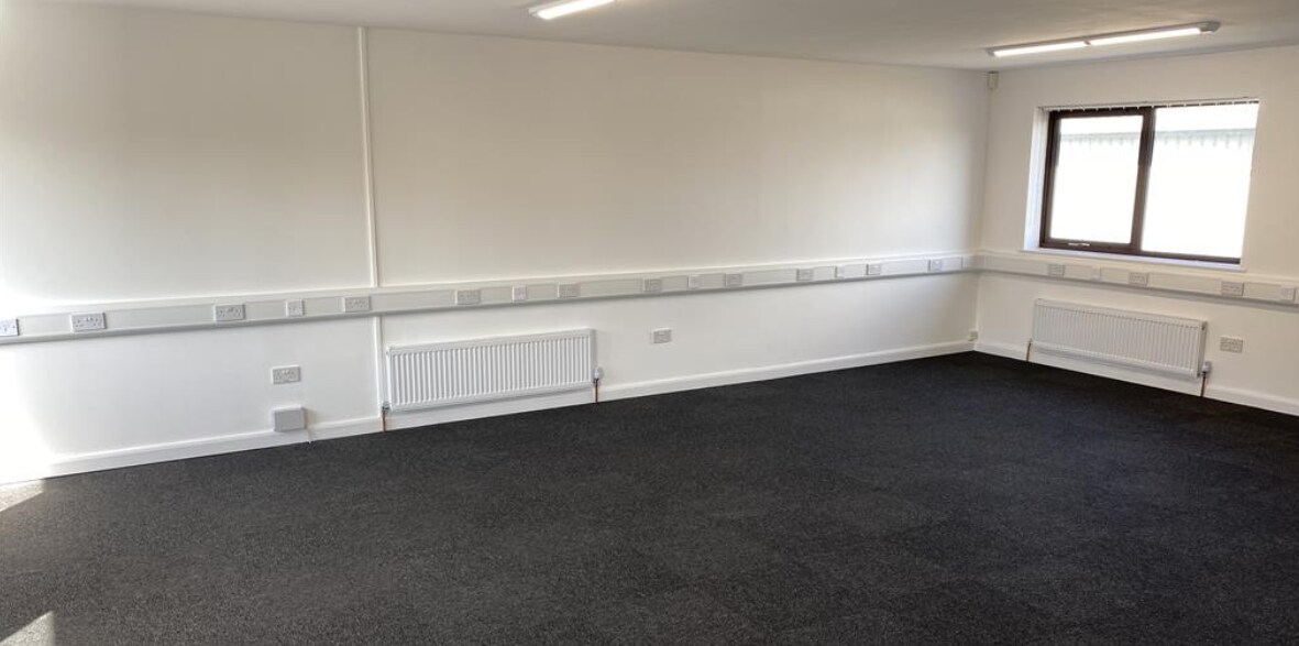 West Ct, Stoke Prior to rent Interior Photo- Image 1 of 3