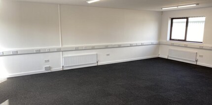 West Ct, Stoke Prior to rent Interior Photo- Image 1 of 3