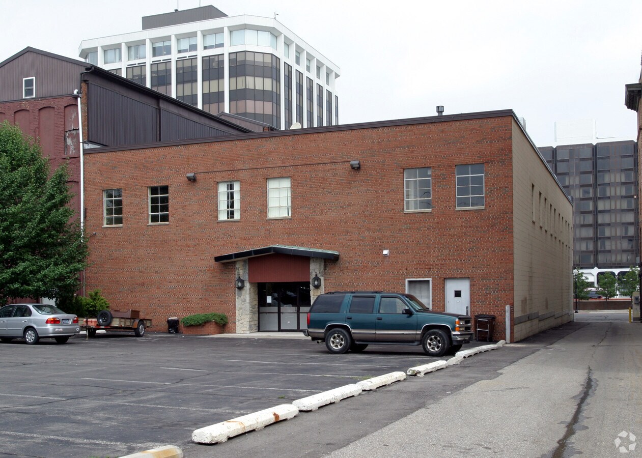 141 E Michigan Ave, Jackson 49201 UK