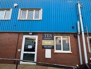 Bolingbroke Rd, Louth to rent Building Photo- Image 1 of 9