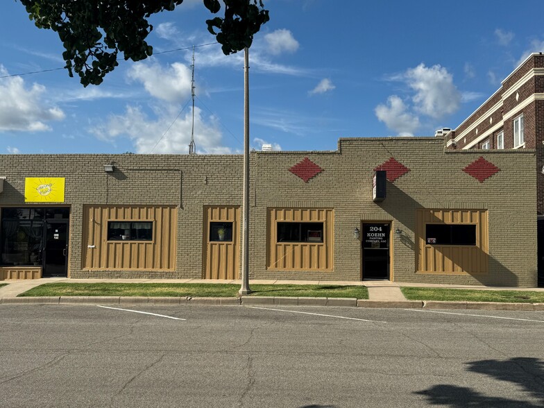 204 W 6th St, Newton, KS for sale - Primary Photo - Image 1 of 10