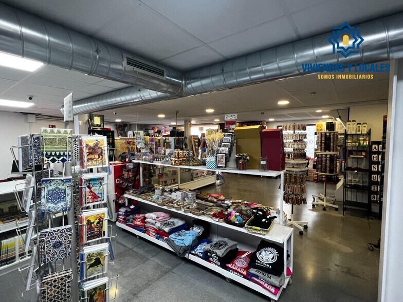 Retail in Granada, Granada to rent - Interior Photo - Image 3 of 30