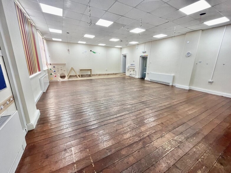 Gladstone Terrace, Gateshead to rent - Building Photo - Image 2 of 10