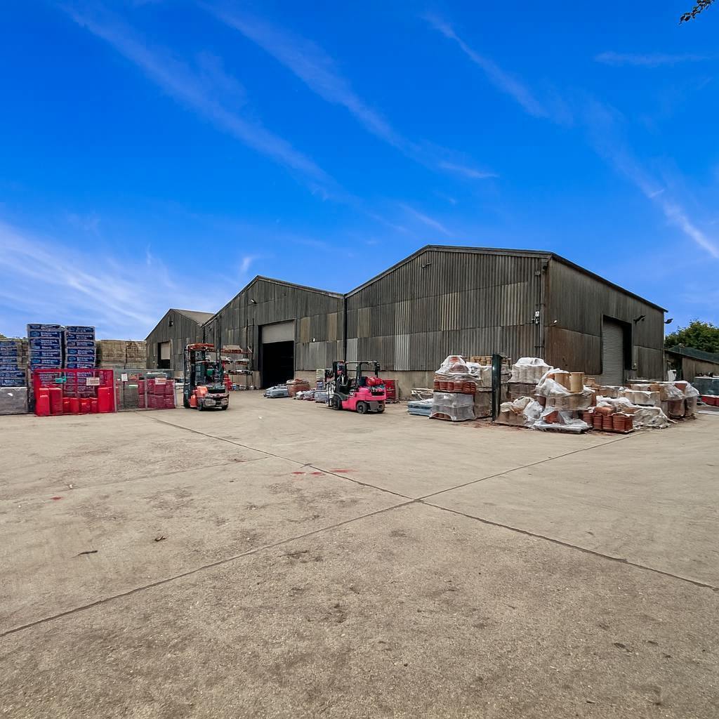 Howe Rd, Watlington for sale Building Photo- Image 1 of 1