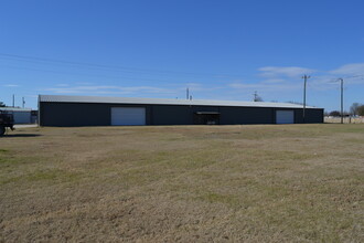 936 E Production Dr, Pilot Point, TX for rent Building Photo- Image 2 of 4