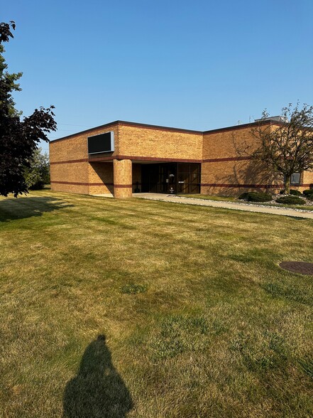 3930 Traxler Ct, Bay City, MI for sale - Building Photo - Image 2 of 22