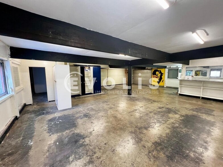Light Industrial in Combs La Ville to rent - Interior Photo - Image 3 of 9