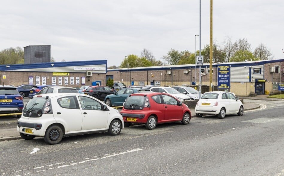 Dane St, Rochdale to rent - Building Photo - Image 2 of 7