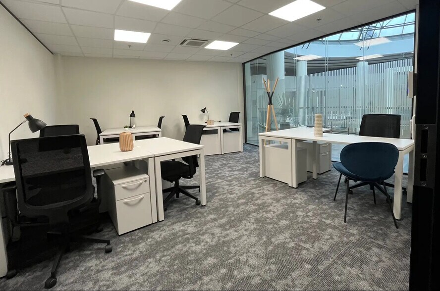 Co-working Space in Bordeaux to rent - Interior Photo - Image 1 of 10