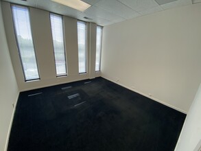 540-550 W Frontage Rd, Northfield, IL for rent Interior Photo- Image 1 of 4