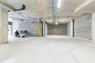 2 Varcoe Rd, London to rent Building Photo- Image 2 of 7