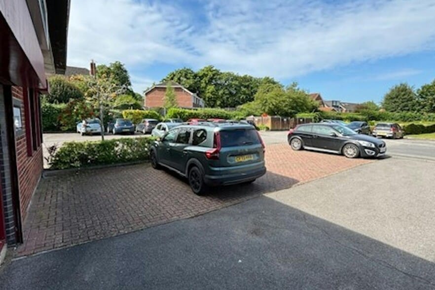 Campbell Ct, Bramley to rent - Building Photo - Image 3 of 3